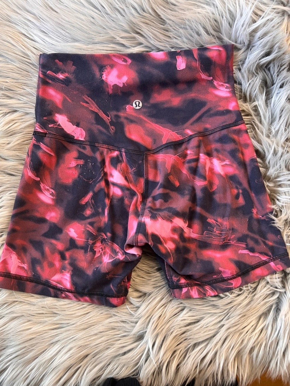 Like new lululemon HR align shorts - Picture 3 of 5